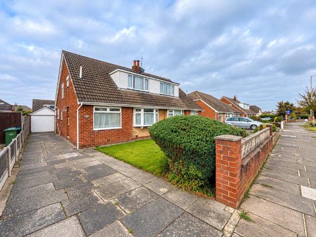 Bungalow for sale in Marshside, Sefton