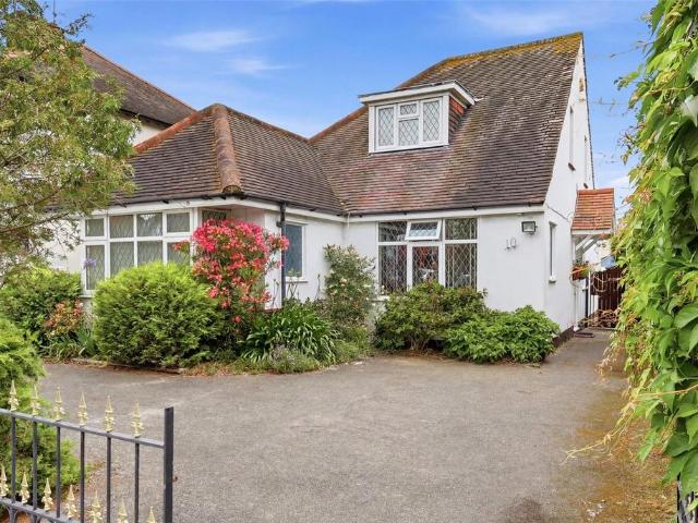 Bungalow for sale in Alton Barnes, Essex