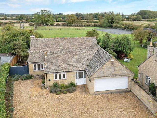 Bungalow for sale in Cotterstock