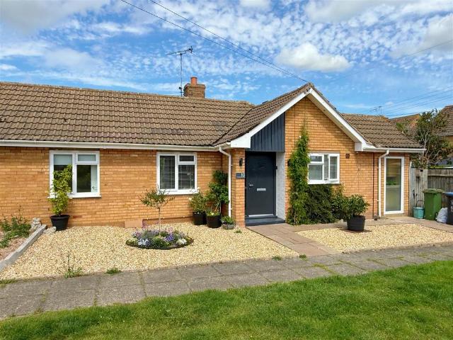 Bungalow for sale in Alderminster, Warwickshire