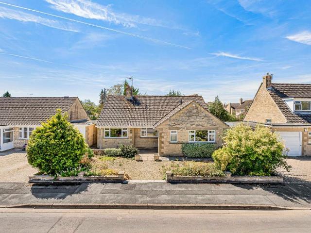 Bungalow for sale in Lechlade, Fossebridge