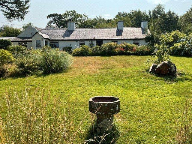 Bungalow for sale in Llandwrog, Wales