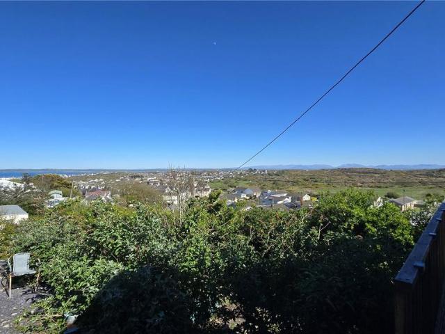 House for sale in Pentre Pella, Llaingoch