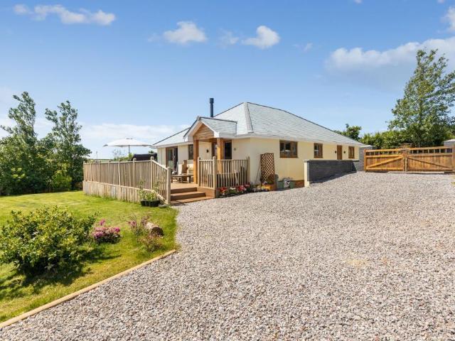 Bungalow for sale in Strode, Devon