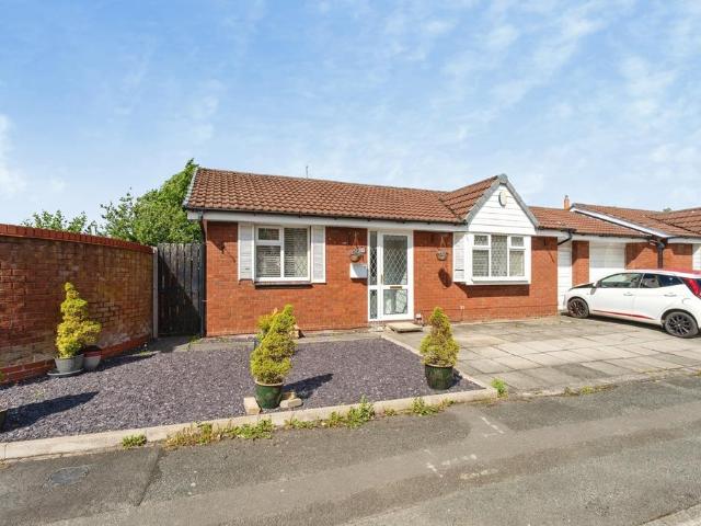 Bungalow for sale in Cheadle Hulme, Greater Manchester