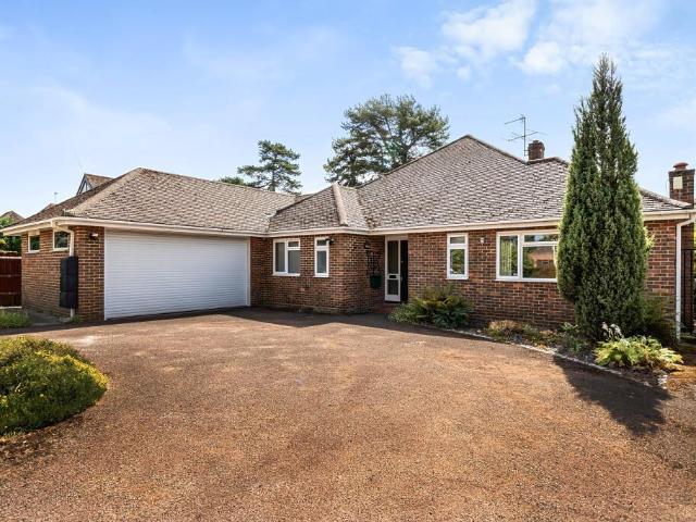 Bungalow for sale in Swallow, Buckinghamshire