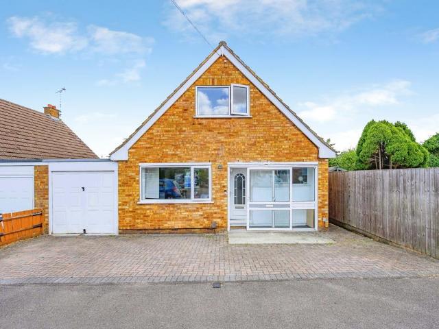 Bungalow for sale in Leagrave, Luton