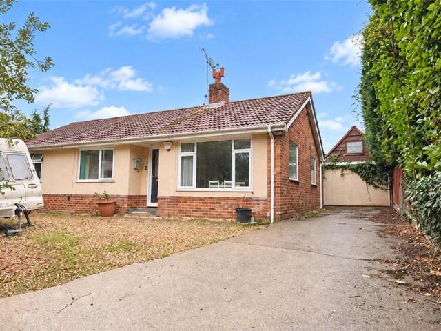 Bungalow for sale in Alderholt, Olderholt