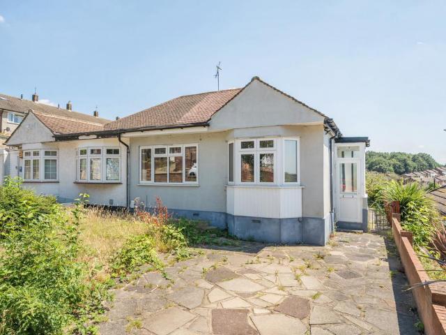 Bungalow for sale in St Paul's Cray, Greater London