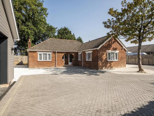 Bungalow for sale in Pleasant View, City Of Southampton