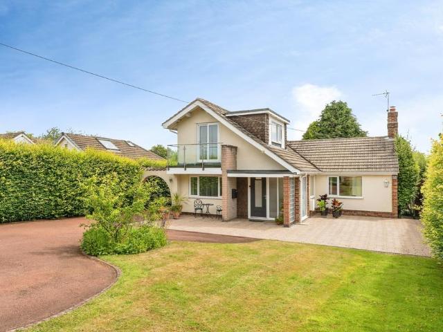 Bungalow for sale in Burton, Cheshire
