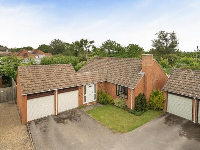 Bungalow for sale in Shillingford, Berrick Salome