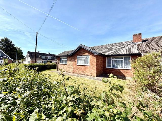 Bungalow for sale in Calne