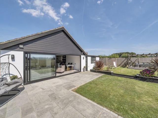 Bungalow for sale in Folkestone, Densole