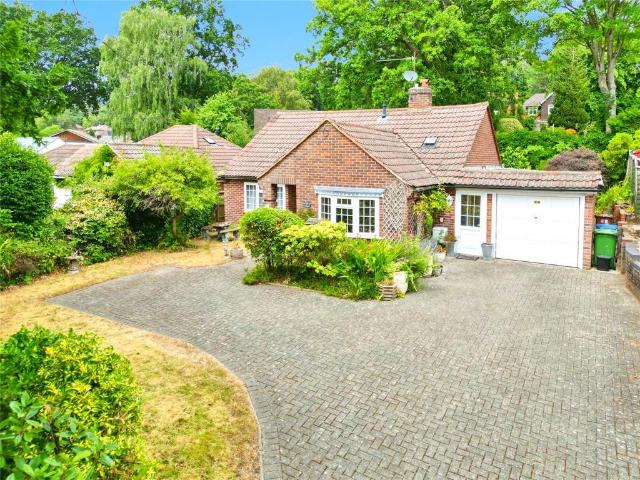 Bungalow for sale in Little Sandhurst