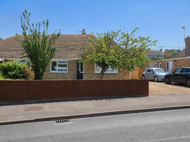 Bungalow for sale in Great Faringdon, Dromore