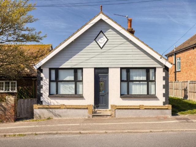 Bungalow for sale in Westwood, Acol