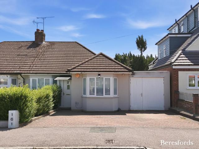 Bungalow for sale in Harold Wood, Greater London