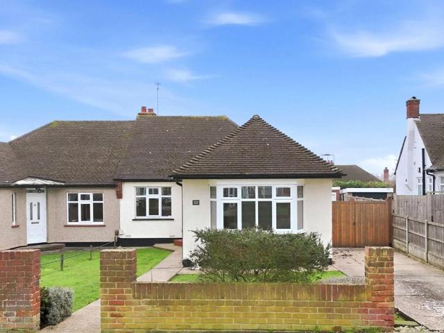 Bungalow for sale in Alton Barnes, Essex