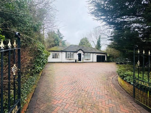 Bungalow for sale in Gun Hill, Warwickshire