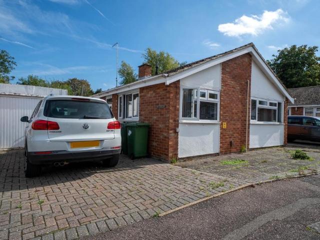 Bungalow for sale in Lakes Estate, Milton Keynes