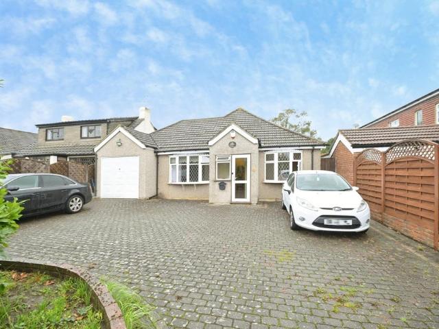 Bungalow for sale in London Borough of Havering, Greater London