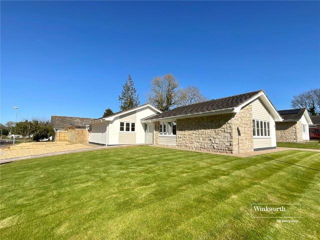 Bungalow for sale in Highcliffe