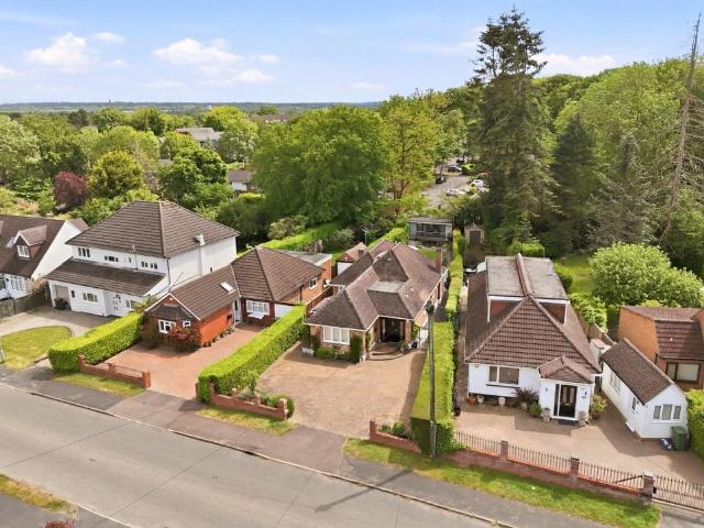Bungalow for sale in How Wood, Five Acres