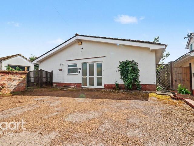 Bungalow for sale in Bedford