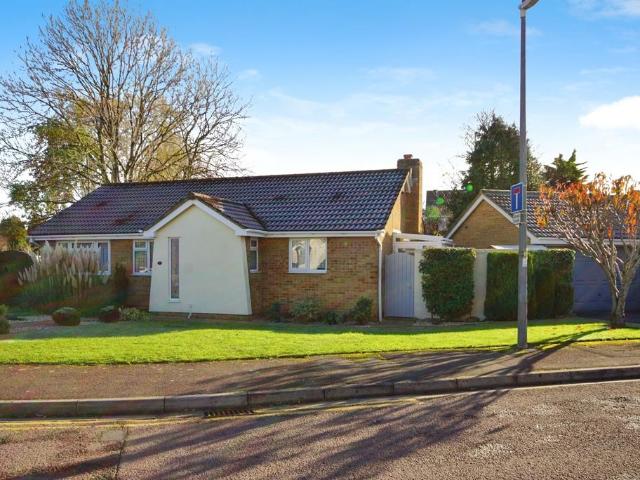 Bungalow for sale in Downend, South Gloucestershire
