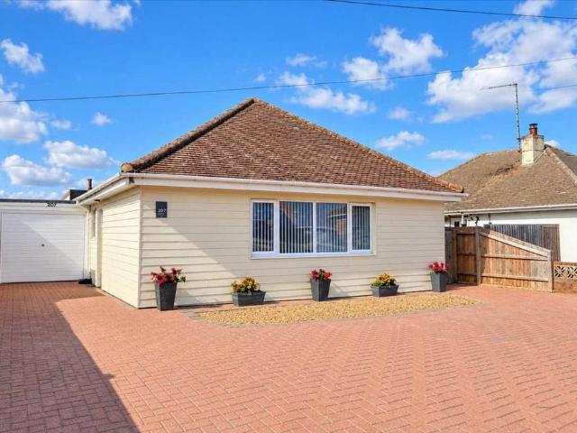Bungalow for sale in Walton-on-the-Naze, Tendring