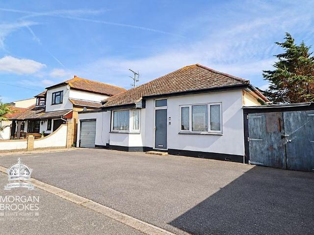 Bungalow for sale in Leigh Beck, Essex