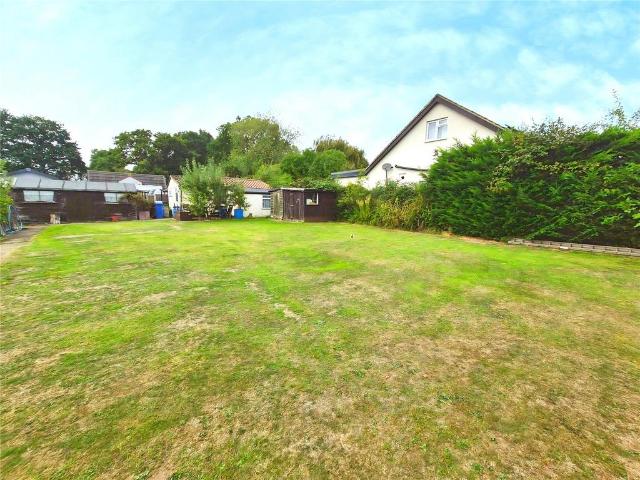 Bungalow for sale in Ramsden Bellhouse, Basildon