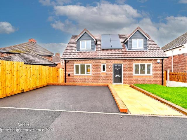 Bungalow for sale in Brownhills, West Midlands