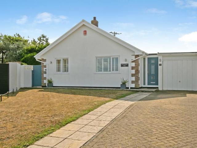 Bungalow for sale in Holywell, Cubert