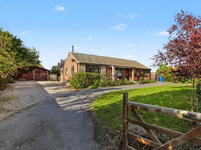 Bungalow for sale in Middle Rasen, West Lindsey