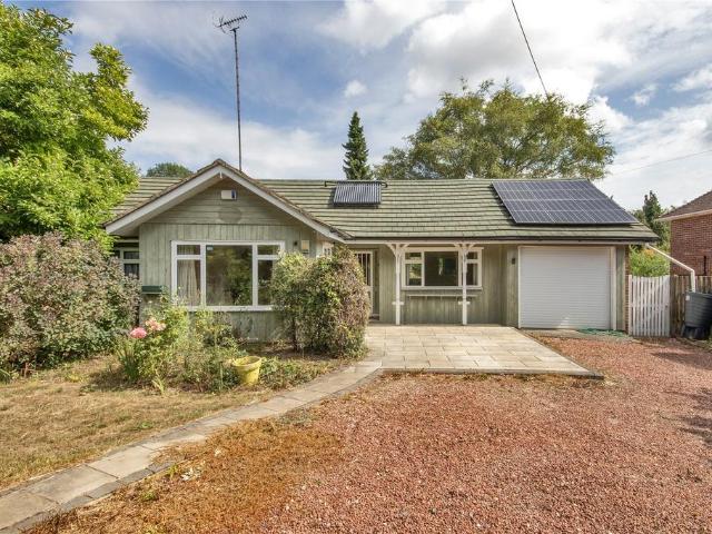 Bungalow for sale in Luddesdown, Hamerton