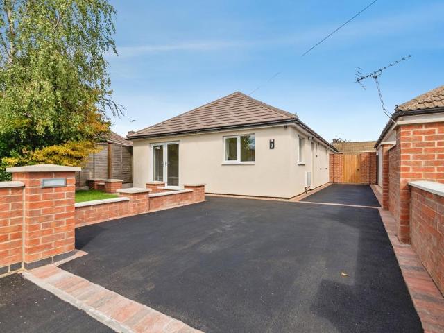 Bungalow for sale in Gedling