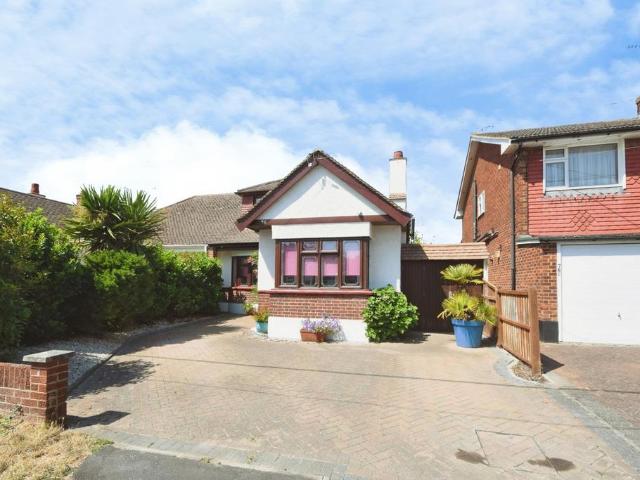 Bungalow for sale in Sutton, Barling