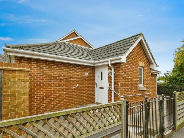 Bungalow for sale in Pin Green Industrial Area, Shephall