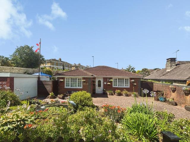 Bungalow for sale in Binstead, Ryde