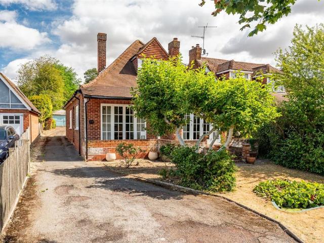 Bungalow for sale in Welwyn, Fretherne