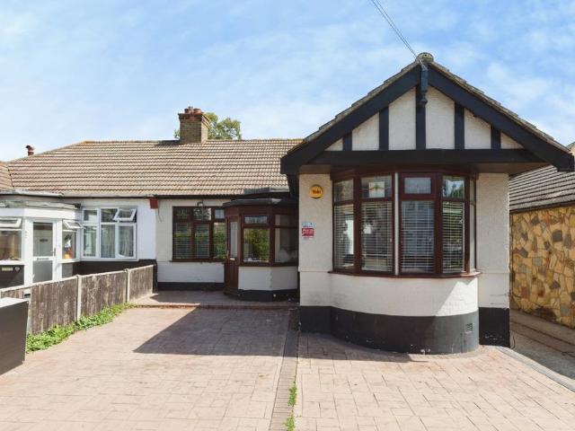 Bungalow for sale in Barkingside, Greater London