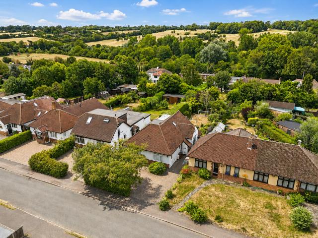 Bungalow for sale in Five Acres, Hertfordshire