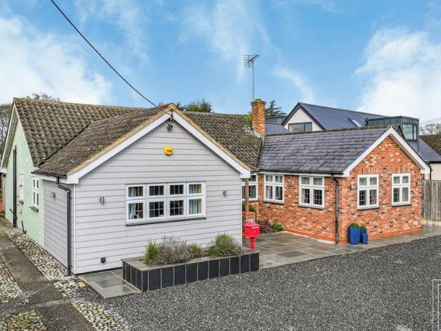 Bungalow for sale in Woodham Ferrers and Bicknacre, Chelmsford
