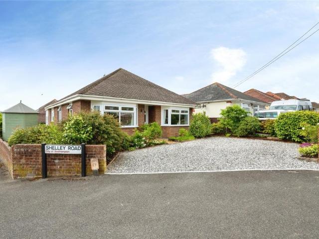 Bungalow for sale in Thornhill Park, City Of Southampton