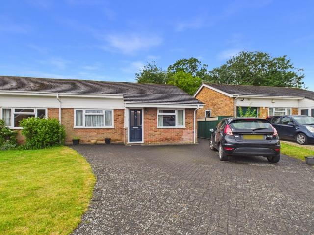 Bungalow for sale in Great Kingshill, Buckinghamshire