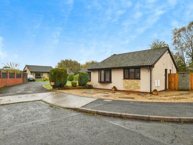 Bungalow for sale in Coedffranc, Skewen