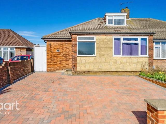 Bungalow for sale in Spring Park, Luton