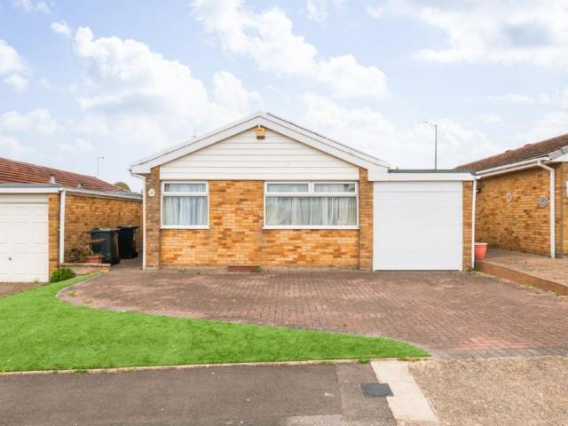 Bungalow for sale in Acol, Kent
